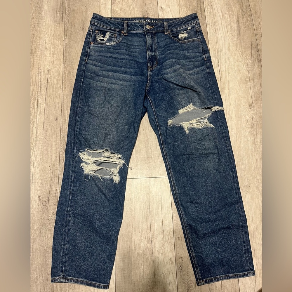 American Eagle Mom Straight Jean